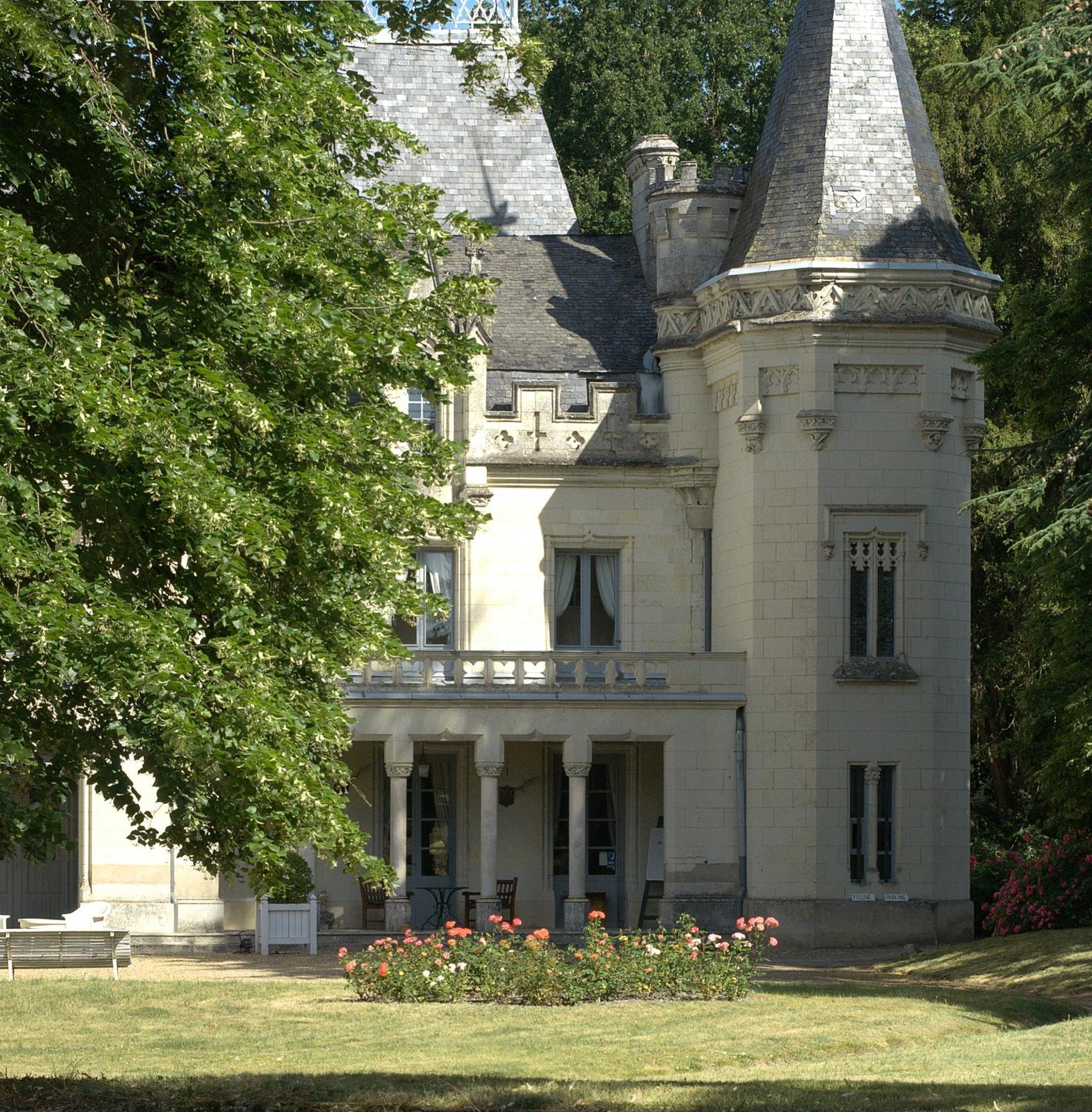 Chateau De Salvert - 4 Gites - 32 Personnes Neuillé Esterno foto