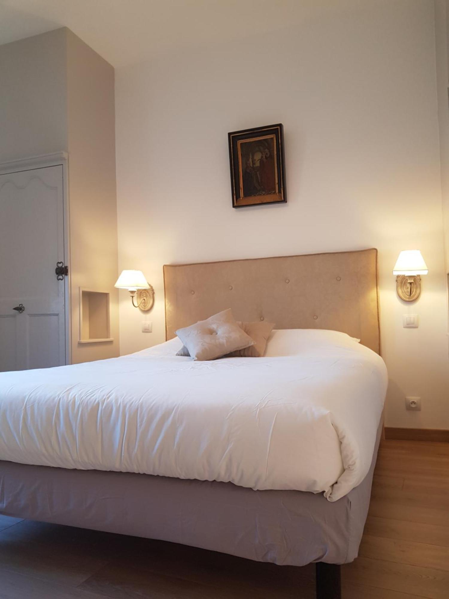 Chateau De Salvert - 4 Gites - 32 Personnes Neuillé Esterno foto